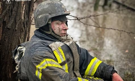 Окупанти поцілили по Одесі: загинули фельдшер та співробітник ДСНС (ОНОВЛЕНО)