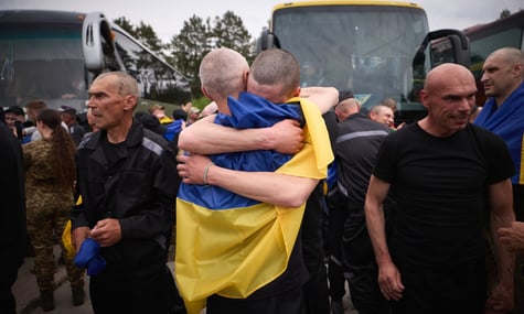 Большой обмен пленными: Украина вернула домой еще 303 защитника