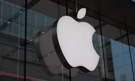 Apple Apple