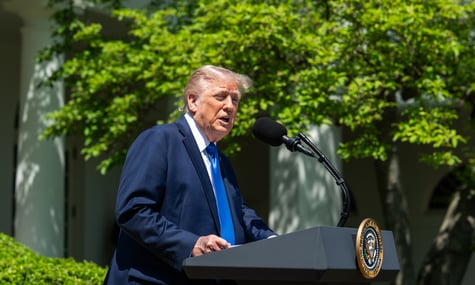 Трамп про переговори з рф у Туреччині: Україна повинна погодитися на це негайно