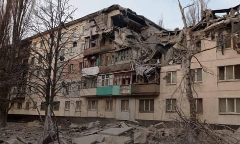 Окупанти всю ніч обстрілювали Луганщину. Зранку під обстріл потрапив житловий квартал Лисичанська