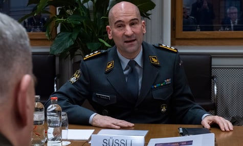 Швейцарія не зможе оборонятися у разі повномасштабного нападу — командувач армії