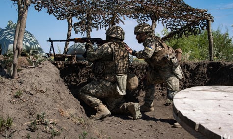 WSJ процитувало скарги ексвійськового 108 бригади на «радянський» стиль командування. У бригаді кажуть: він некомпетентний