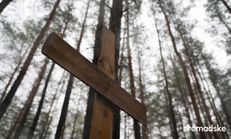 Зеленский: есть свидетельства, что оккупанты стреляли по захоронениям людей для развлечения