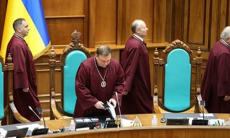 Незаконне збагачення тепер законне. Що змінює рішення Конституційного суду, і хто точно йому зрадіє