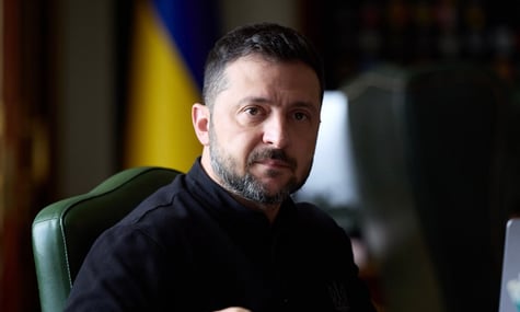 Зеленський пропонує дозволити українцям до 22 років виїжджати за кордон
