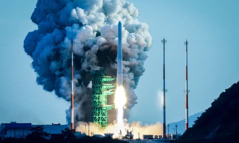 Південна Корея запустила свою першу космічну ракету «Нурі». Не все вийшло вдало