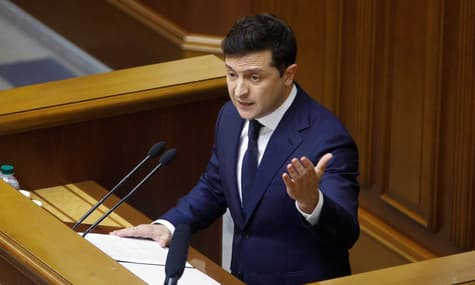 В борьбе с коррупцией у нас пока даже не ничья — Зеленский в Раде раскритиковал работу правоохранителей