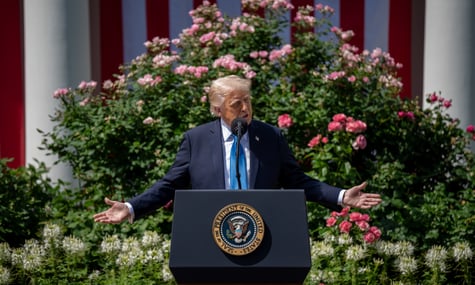 Трамп розповів, як не міг додзвонитися Зеленському, коли той був у ПАР: Що він там, у біса, робить?