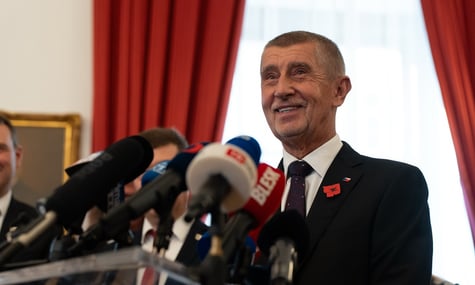 Премʼєр Чехії, у партії якого скептично ставилися до снарядної ініціативи, тепер вважає, що це може бути «хороша справа»