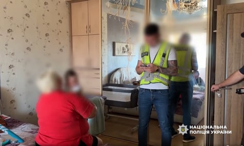 У Києві немовля від сурогатної вагітності тримали на орендованих квартирах, готуючись передати іноземцям — слідство