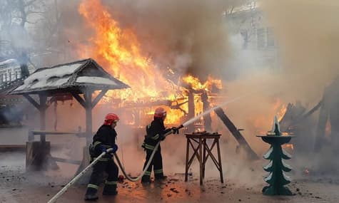 Пожежа на ярмарку у Львові: двоє постраждалих у реанімації