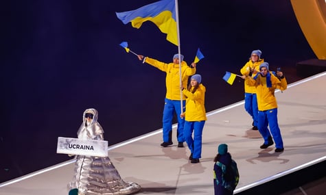 росіянка несла табличку України на церемонії відкриття Олімпійських ігор: МЗС вимагає розслідування