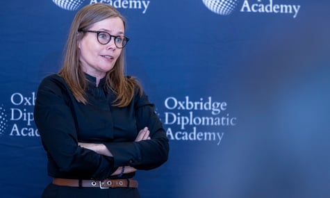 Ісландська мова під загрозою зникнення через штучний інтелект та англомовні медіа — експремʼєрка