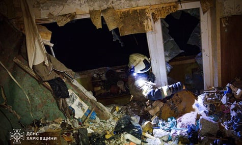 У багатоповерхівці Харкова пролунав вибух: є поранені й загиблі