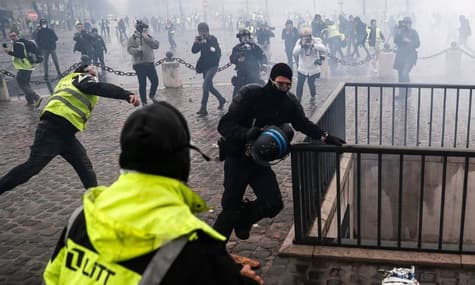 Протести «жовтих жилетів» у Франції: кількість затриманих перевищила 700