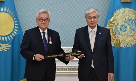 Президент Казахстану розбив кулаком дошку, щоб довести, що він заслужив чорний пояс із тхеквондо
