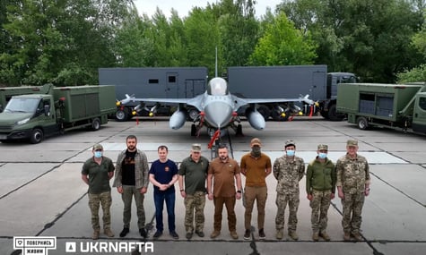 Повітряні сили ЗСУ отримали перші в країні мобільні комплекси для обслуговування F-16. Що це таке?