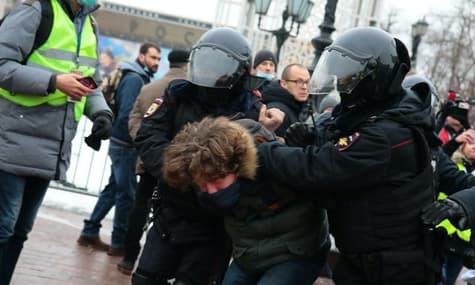 В России устроили акции в поддержку Навального — задержали уже более 850 человек
