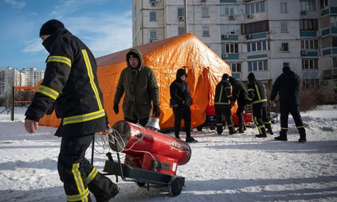 У Києві для покращення ситуації зі світлом і теплом після обстрілу потрібен час. Уряд сказав, коли це може статися