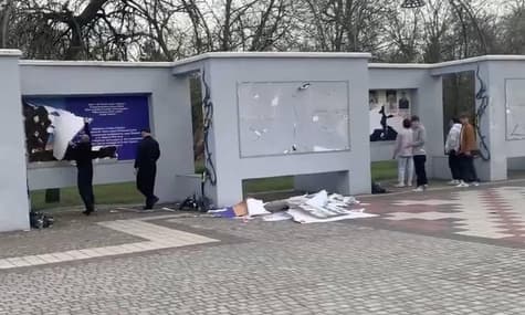 Во временно оккупированном Херсоне уничтожили мемориал «Слава Украине»
