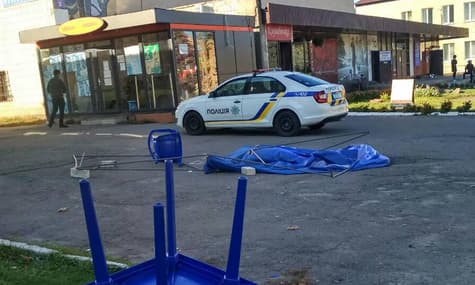Місцеві вибори: на Чернігівщині представник ОПЗЖ стріляв у чоловіка, а в Києві волонтера УДАРу поранили ножем