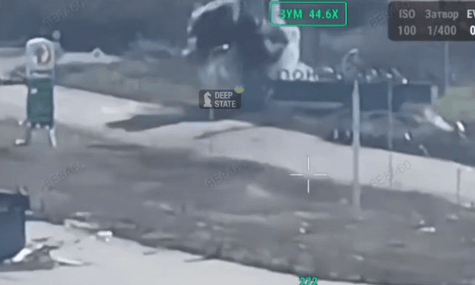 Триколор, который оккупанты вывесили на стеле Покровска, продержался недолго: его уничтожили — DeepState