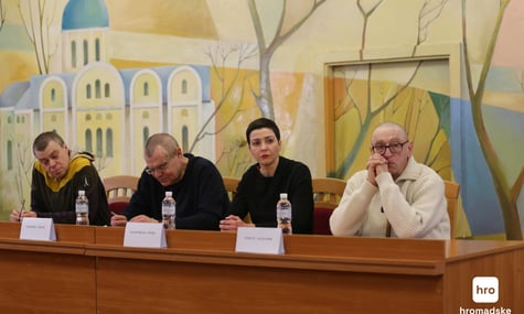 «Зараз сиджу перед вами, а вчора працювала на фабриці»: звільненні білоруські опозиціонери розповіли про увʼязнення