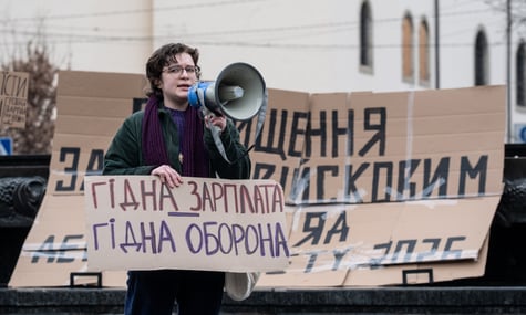 20 000 гривень