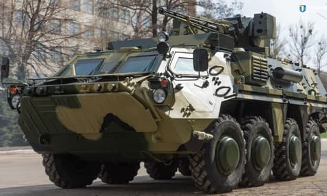 Армія досі не отримала 48 БТРів, бо завод купив «неправильну» сталь