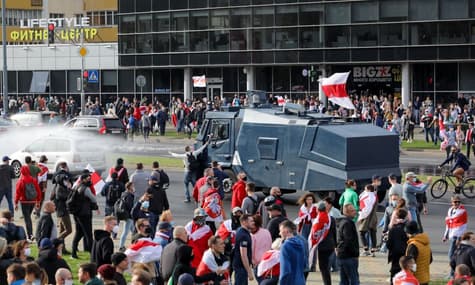 Зламаний водомет і затримання 13-річної дівчини: як пройшов 57-й день протестів у Білорусі