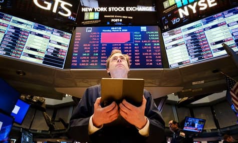 Oil Prices Decline Sends Ruble Tumbling. What Happened on Black Monday and How It Will Affect Ukraine