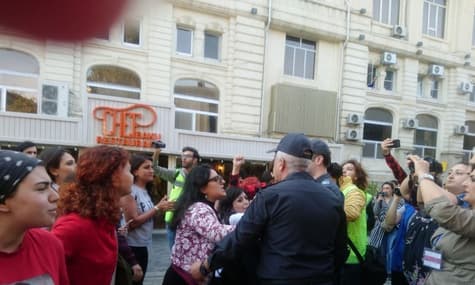 В Баку полиция не дала провести акцию против насилия над женщинами