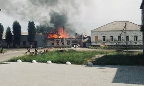 Орехов в Запорожской области подвергся массированному обстрелу, есть погибшая и раненые — ОВА