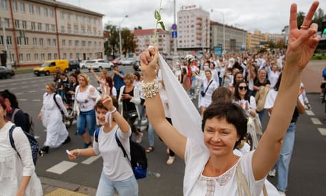 По всій Білорусі пройшла хвиля жіночих протестів