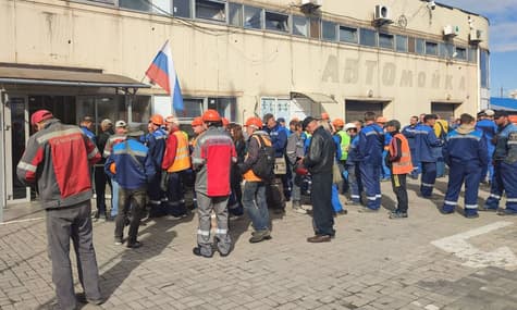 У Маріуполі окупанти погрожують позбавити людей роботи та зарплати через неявку на «референдум»