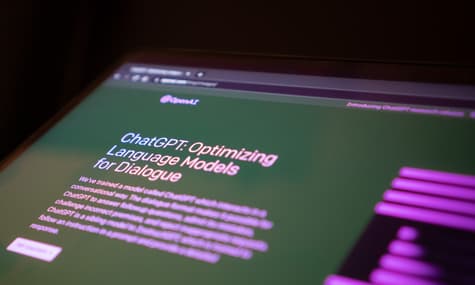 Лавреатка літературної премії Японії використовувала ChatGPT для свого твору. Так планує робити й надалі