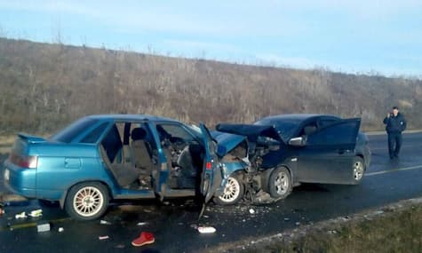 На Полтавщині унаслідок зіткнення авто одна людина загинула, ще вісім травмовані