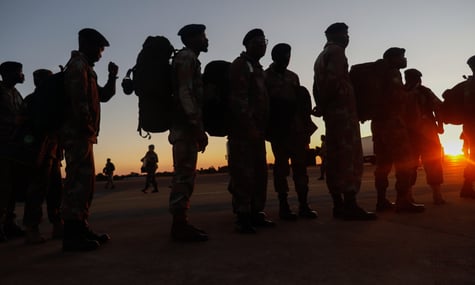 ПАР отримала заклики про допомогу від 17 своїх громадян, яких заманили на війну в Україну