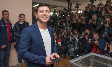 «Складний мандат». Зеленський перетягнув на себе очікування громадськості.