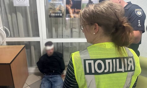 У Києві чоловік, якого доставили до ТЦК, смертельно поранив ножем лікарку ВЛК (ДОПОВНЕНО)