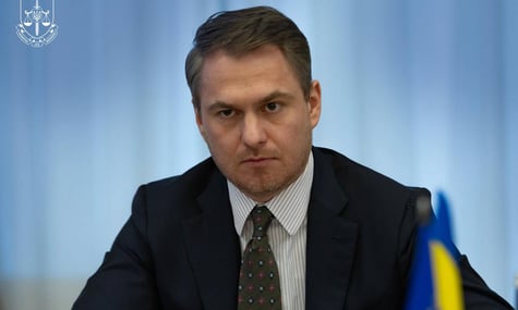 «Укрпошта» заявила, що у квитанціях про відправлення підозри, які показав Кравченко, вказано оплату готівкою — попри вимоги законодавства