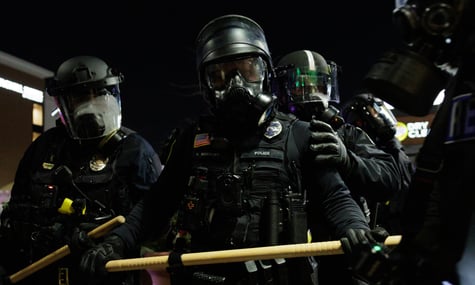 Протест біля готелю в Мейпл-Гроув, штат Міннесота, США, 26 січня 2026 року Протест біля готелю в Мейпл-Гроув, штат Міннесота, США, 26 січня 2026 року