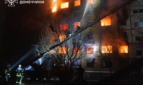 Окупанти поцілили по багатоповерхівці в Краматорську: є загиблий та поранені