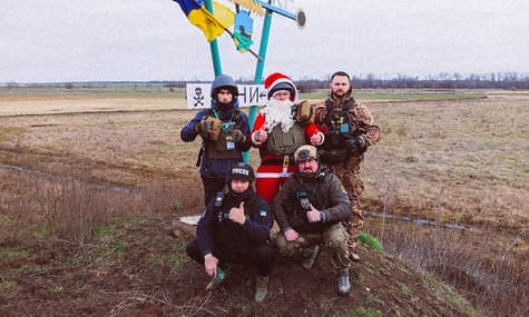 В Луганской области оккупанты обстреляли конвой, который доставлял подарки для детей и гуманитарную помощь