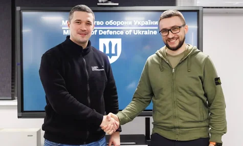 Стерненко та Флеш заявили, що більше не працюють радниками міністра оборони (ДОПОВНЕНО)