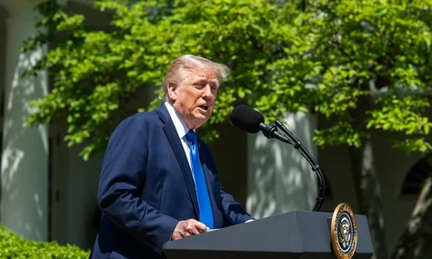 Трамп прокоментував припинення вогню, оголошене путіним з нагоди 9 травня: Це дуже багато