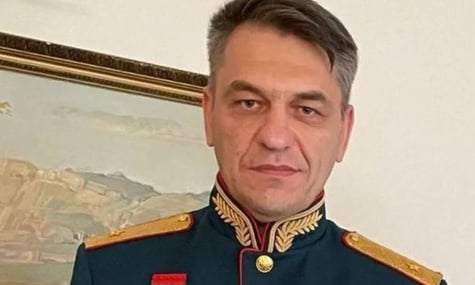 Генерала рф, який послав на штурм Добропілля колону техніки, зняли з посади. «Воєнкори» критикували його за втрати