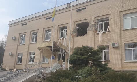 Оккупанты обстреляли Берислав в Херсонской области: есть попадания в музей и админздание