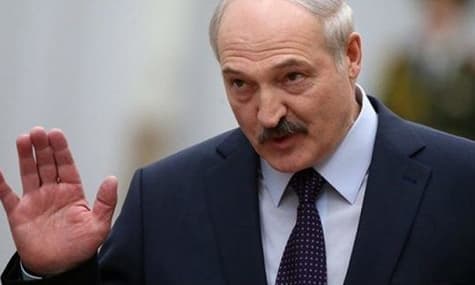 «На ногах примудрився перенести»: Лукашенко заявив, що перехворів COVID-19